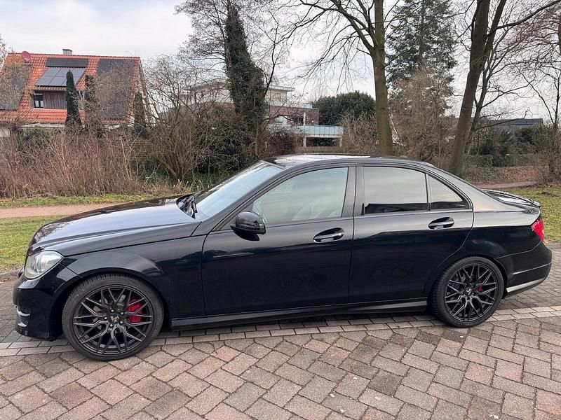 Gebraucht Mercedes C200 AMG line 184 PS (135 kW) 2012 Schwarz Limousine