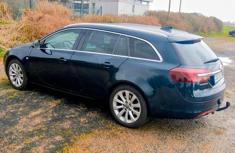Gebraucht Opel Insignia Edition 170 PS (125 kW) 2017 Grün Kombi