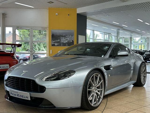 Silber Gebraucht 2017 Aston Martin V8 Vantage Coupé | 75.999 € (Teuer) - Bild 1/4