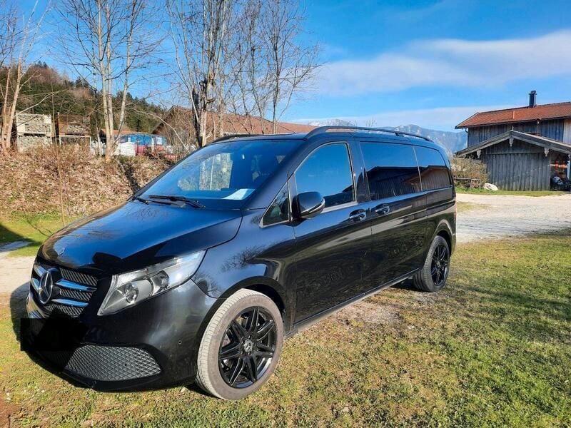 Schwarz Gebraucht 2021 Mercedes V300 Van / Kleinbus | 41.000 € - Bild 1/4