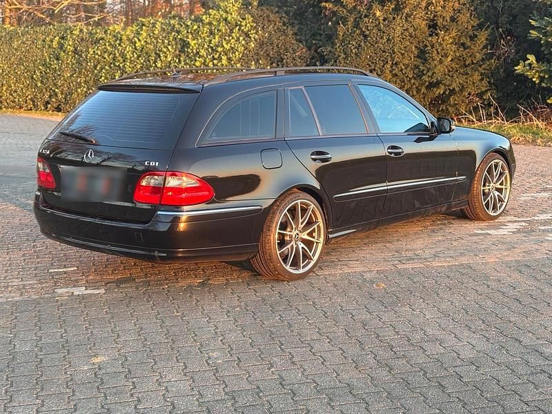 Gebraucht Mercedes E320 224 PS (164 kW) 2006 Schwarz Kombi