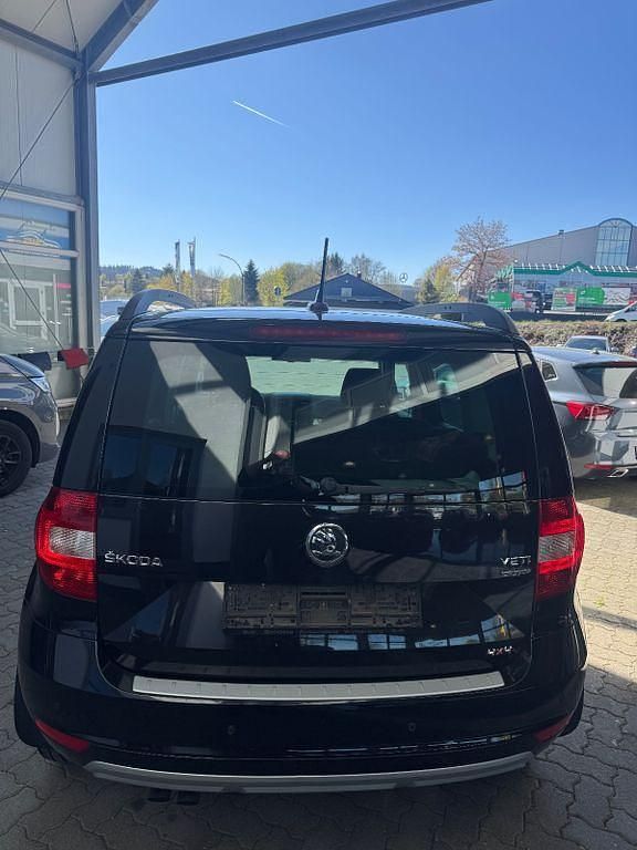 Gebraucht Skoda Yeti Elegance 140 PS (102 kW) 2014 Schwarz SUV