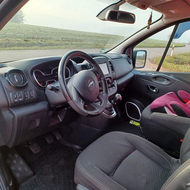 Gebraucht Opel Vivaro 145 PS (106 kW) 2016 Schwarz Van / Kleinbus