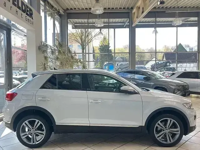Gebraucht VW T-Roc Active 150 PS (110 kW) 2021 White silver metallic SUV