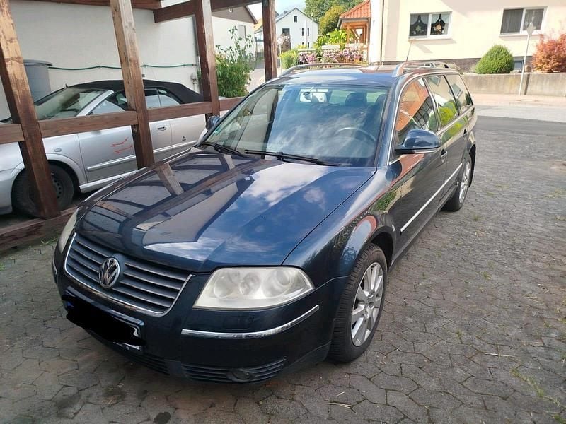 Blau Gebraucht 2004 VW Passat Kombi | 1.500 € (Superpreis) - Bild 1/4