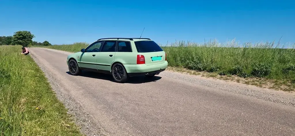 Gebraucht Audi A4 125 PS (91 kW) 1996 Grün Kombi