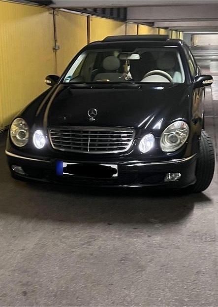 Gebraucht Mercedes E200 Elegance 122 PS (89 kW) 2004 Schwarz Limousine