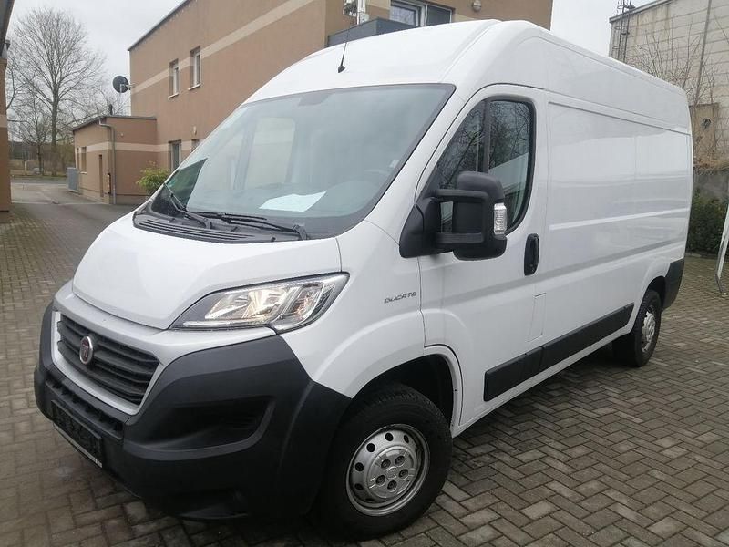 Weiß Gebraucht 2020 Fiat Ducato Van | 17.850 € (Guter Preis) - Bild 1/4