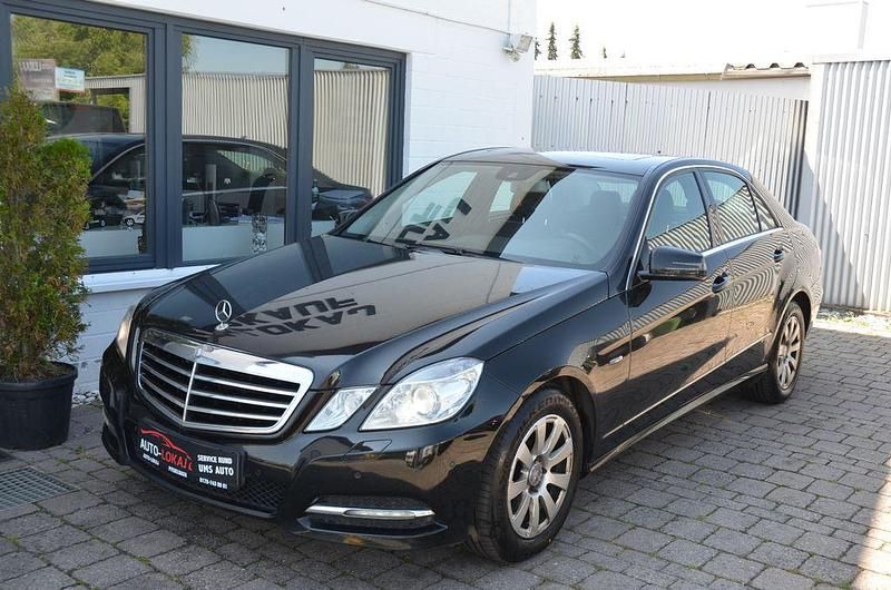 Schwarz Gebraucht 2011 Mercedes E250 Limousine | 7.500 € (Guter Preis) - Bild 1/4