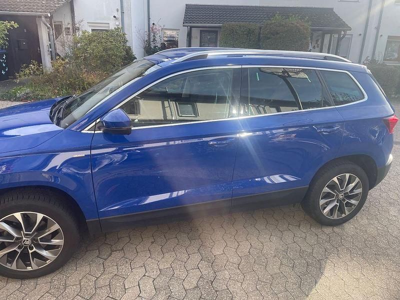 Blau Gebraucht 2021 Skoda Karoq Clever SUV | 17.300 € (Superpreis) - Bild 1/4