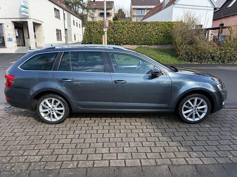 Gebraucht Skoda Octavia Style 150 PS (110 kW) 2015 Grau Kleinwagen