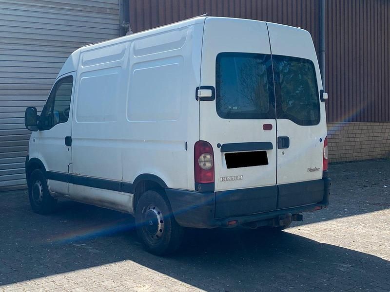 Second-hand Renault Master 114 CP (83 kW) 2005 Alb Monovolum