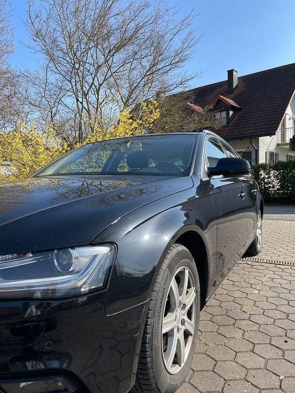 Gebraucht Audi A4 120 PS (88 kW) 2013 Schwarz Kombi