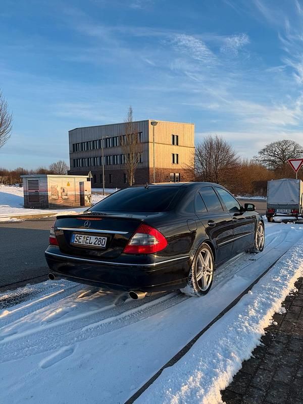 Gebraucht Mercedes E280 231 PS (169 kW) 2007 Schwarz Limousine
