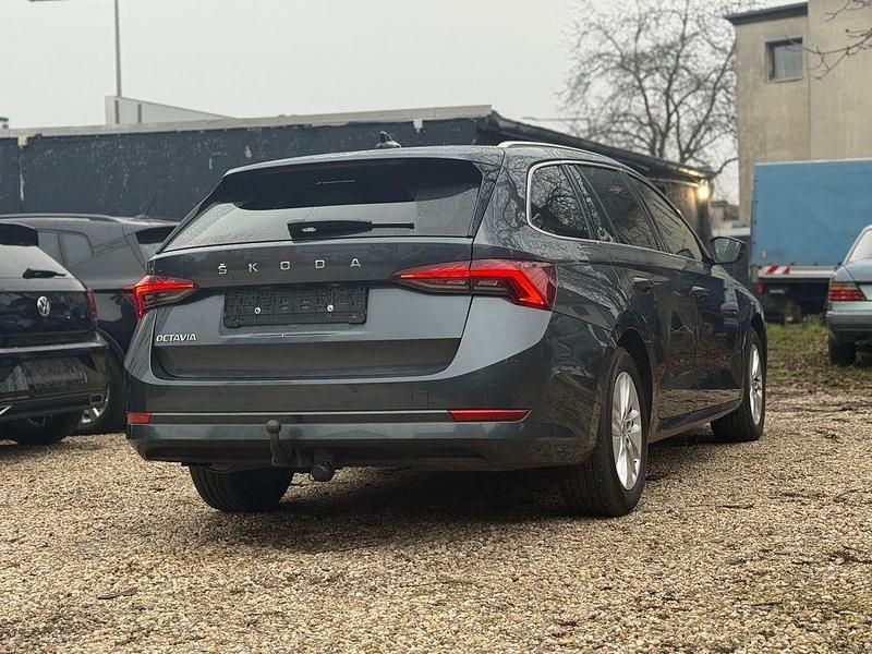 Gebraucht Skoda Octavia Ambition 116 PS (85 kW) 2021 Grau Kombi