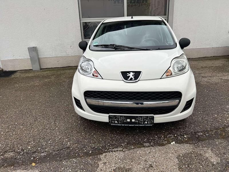 Zu lackieren weiss 068/deckend Gebraucht 2009 Peugeot 107 Filou Kleinwagen | 2.280 € (Fairer Preis) - Bild 1/4