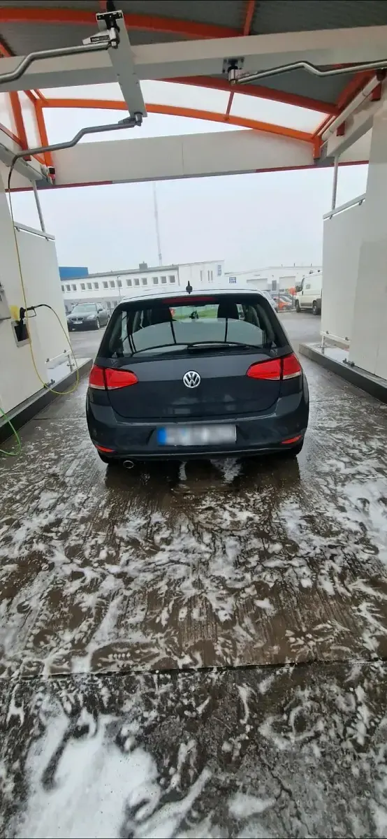Gebraucht VW Golf VII 105 PS (77 kW) 2013 Andere farben Limousine