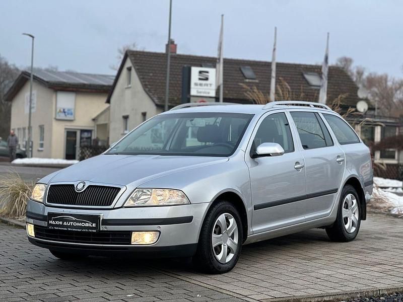 Silber Gebraucht 2009 Skoda Octavia Elegance Kombi | 2.750 € - Bild 1/4