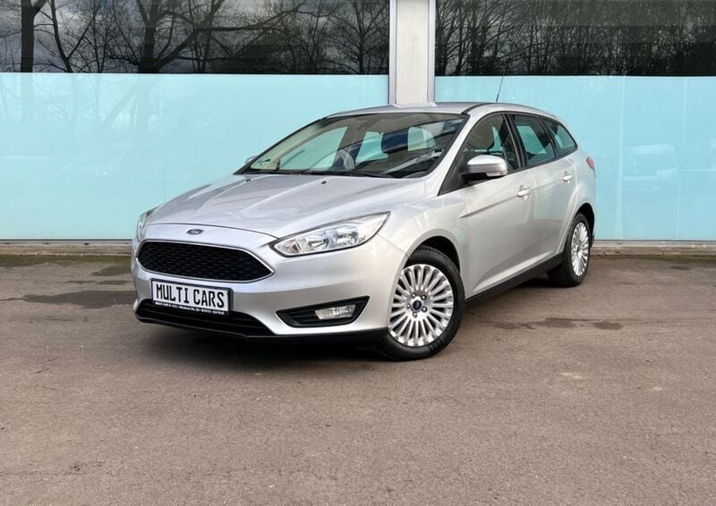 Silber Gebraucht 2015 Ford Focus Limousine | 8.490 € (Guter Preis) - Bild 1/4