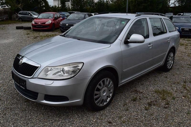 Gebraucht Skoda Octavia Ambiente 160 PS (117 kW) 2009 Silber Kombi