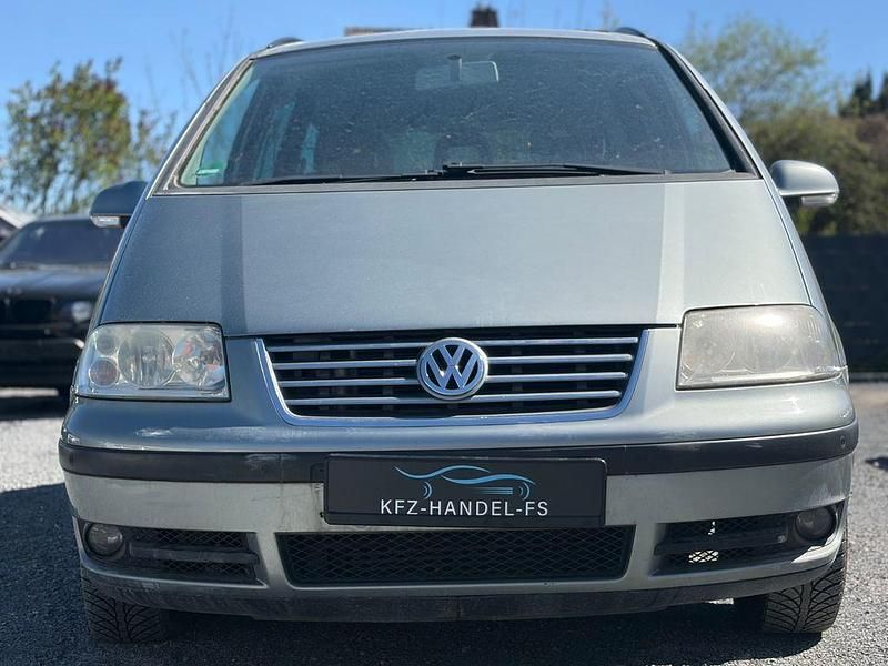 Second-hand VW Sharan Basis 150 CP (110 kW) 2004 Verde Monovolum