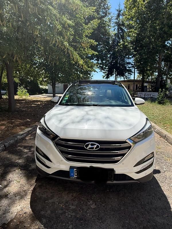 Weiß Gebraucht 2015 Hyundai Tucson SUV | 13.000 € (Fairer Preis) - Bild 1/4