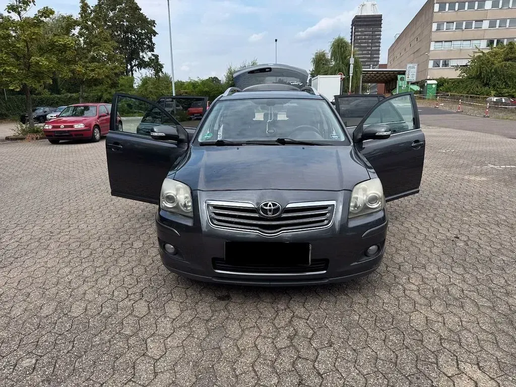 Gebraucht Toyota Avensis Sol 177 PS (130 kW) 2007 Grau Kombi