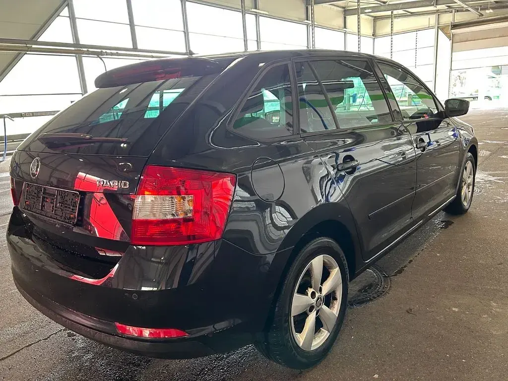 Gebraucht Skoda Rapid 105 PS (77 kW) 2014 Kleinwagen