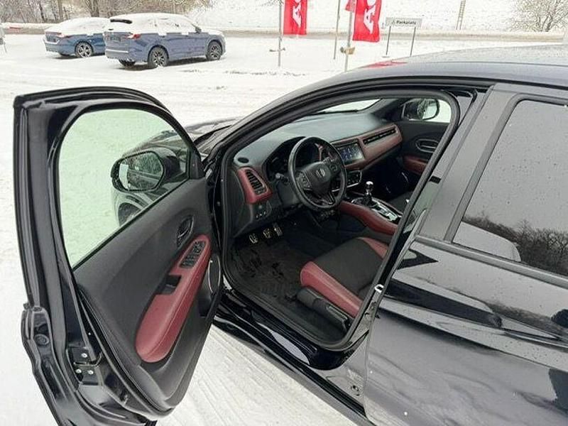 Gebraucht Honda HR-V Sport 182 PS (133 kW) 2021 Crystal black pearl SUV