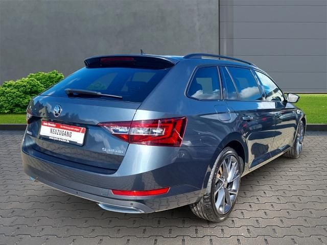 Gebraucht Skoda Superb SportLine 179 PS (131 kW) 2016 Grau Kombi