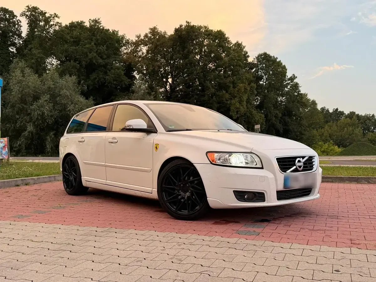 Gebraucht Volvo V50 114 PS (83 kW) 2011 Weiß Kombi