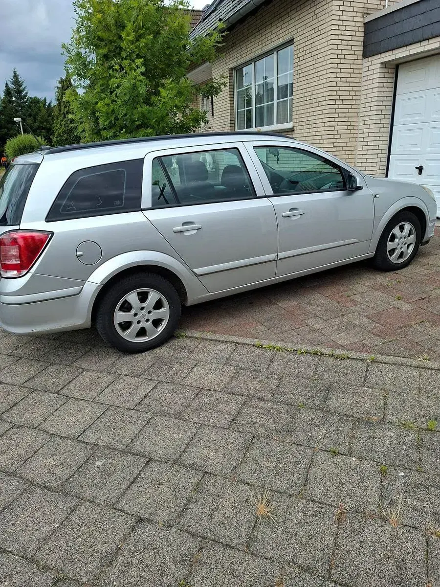 Gebraucht Opel Astra 125 PS (91 kW) 2005 Silber Kombi