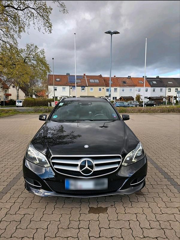 Second-hand Mercedes E250 204 CP (150 kW) 2014 Negru Break