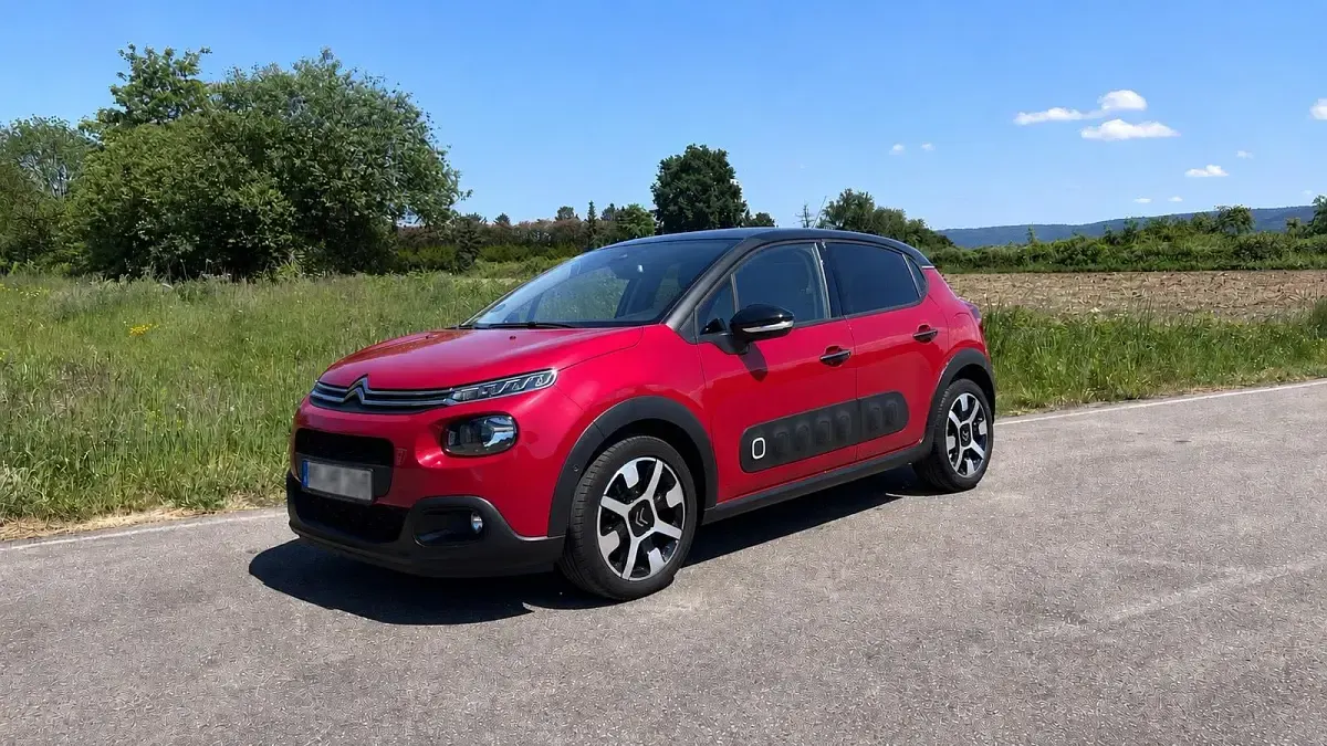 Usado Citroën C3 Shine 82 CV (60 kW) 2019 Rojo Utilitario