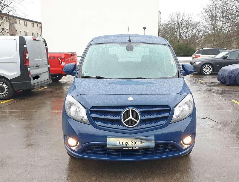 Gebraucht Mercedes Citan 111 110 PS (80 kW) 2018 Tintenblau Van / Kleinbus
