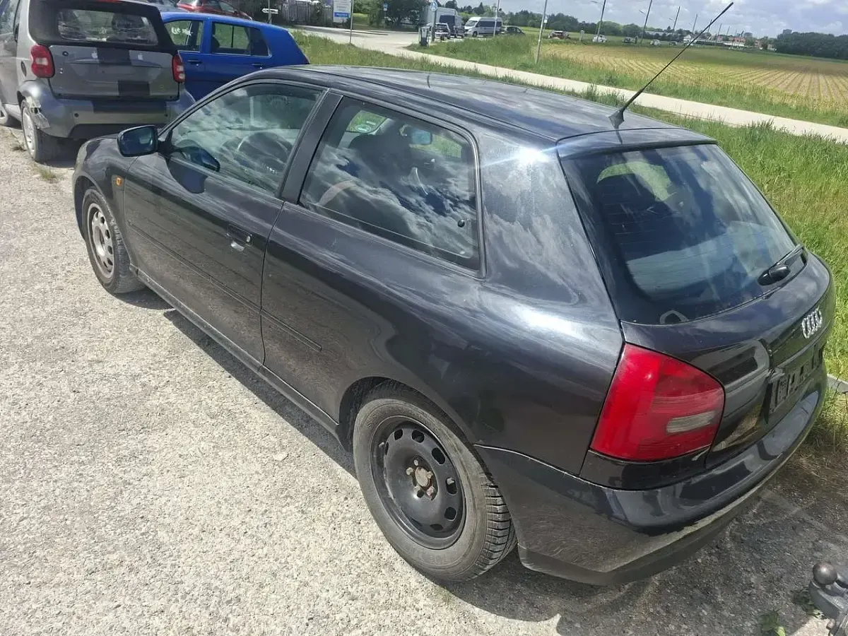 Gebraucht Audi A3 Attraction 101 PS (74 kW) 1997 Schwarz Kleinwagen