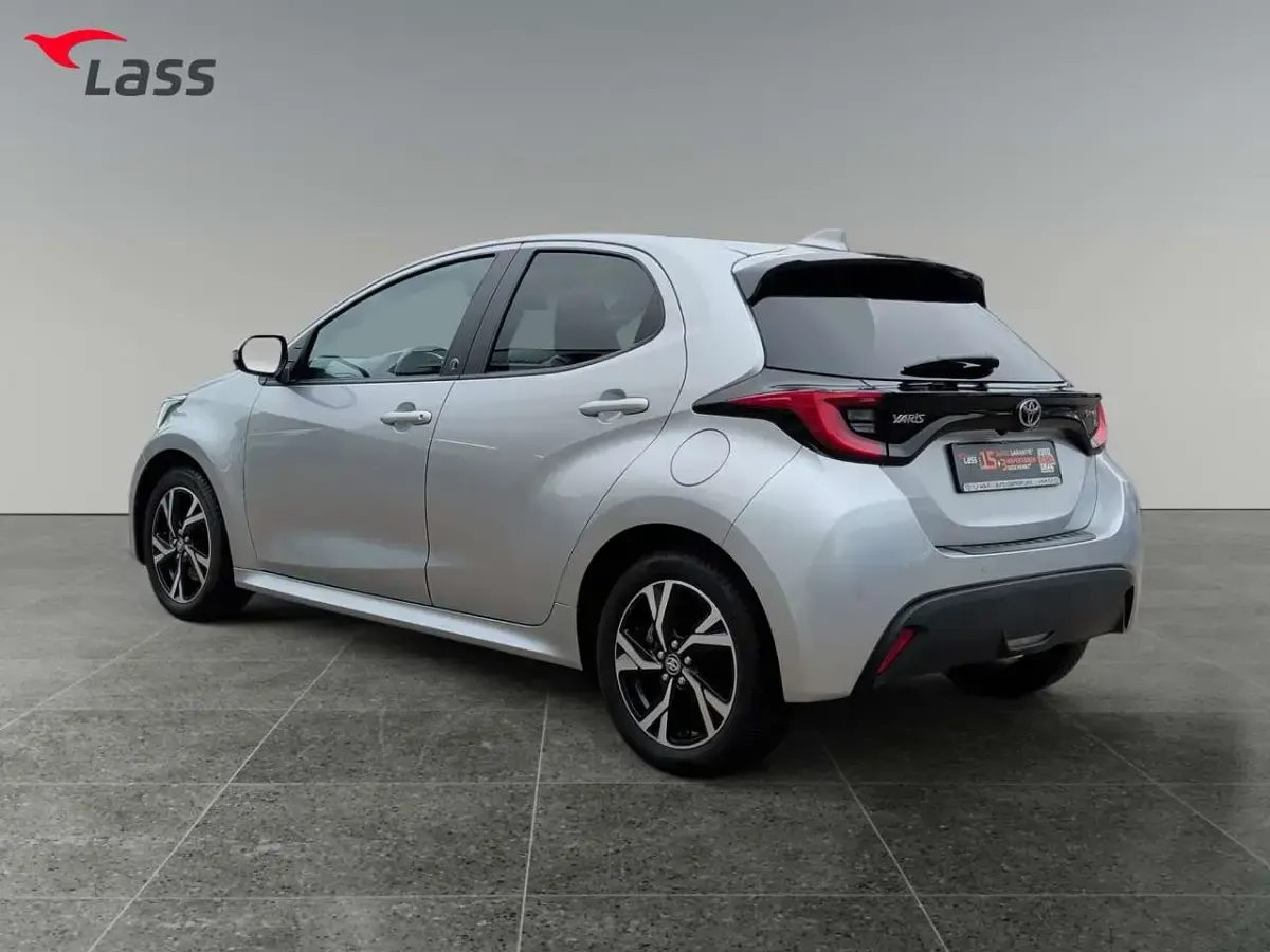 Gebraucht Toyota Yaris Comfort 117 PS (86 kW) 2024 Silber Kleinwagen
