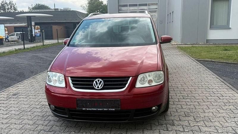 Rot Gebraucht 2005 VW Touran Highline Van / Kleinbus | 4.600 € (Teuer) - Bild 1/4