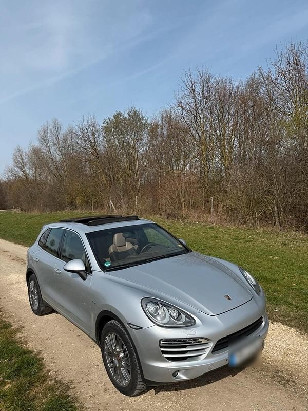 Second-hand Porsche Cayenne 245 CP (180 kW) 2012 Argintiu SUV