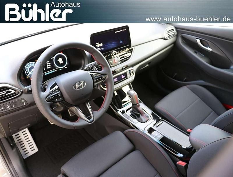 Neu Hyundai i30 N Line 150 PS (110 kW) 2026 Abyss black mineraleffekt Limousine