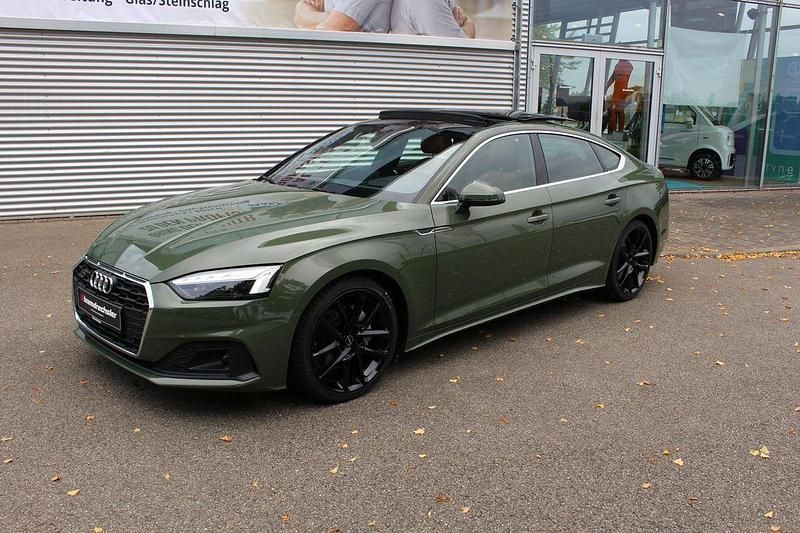 Grün Gebraucht 2022 Audi A5 Sportback Sport Limousine | 36.490 € (Etwas zu teuer) - Bild 1/4