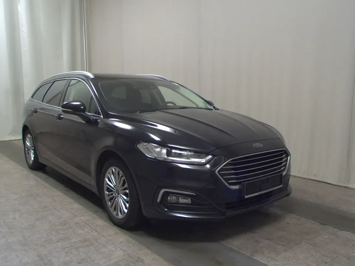 Gebraucht Ford Mondeo Titanium 150 PS (110 kW) 2022 Obsidian schwarz metallic Kombi