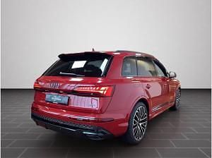 Gebraucht Audi Q7 Ambiente 286 PS (210 kW) 2025 Rot (chilirot metallic) SUV