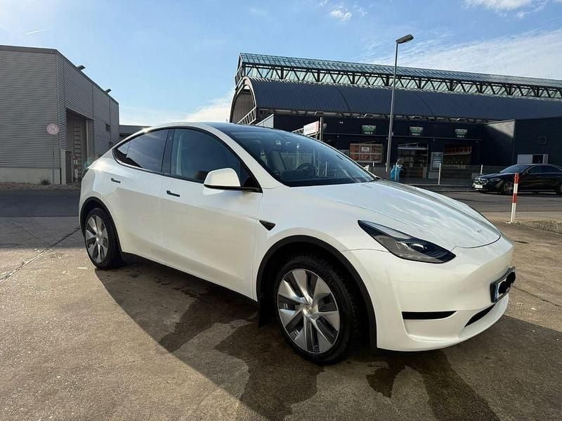 Gebraucht Tesla Model Y Standard Range 219 kW (299 PS) 2024 Weiß SUV