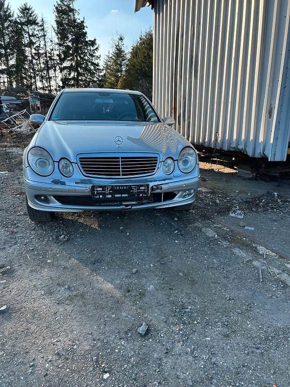 Gebraucht Mercedes E500 306 PS (225 kW) 2002 Grau Limousine