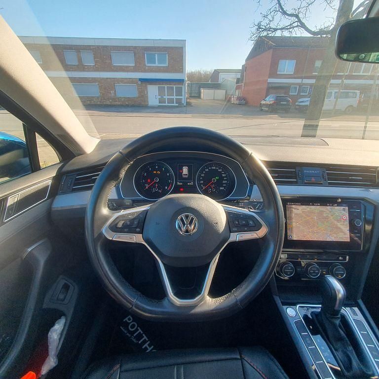 Gebraucht VW Passat Business 150 PS (110 kW) 2019 Blau Kombi