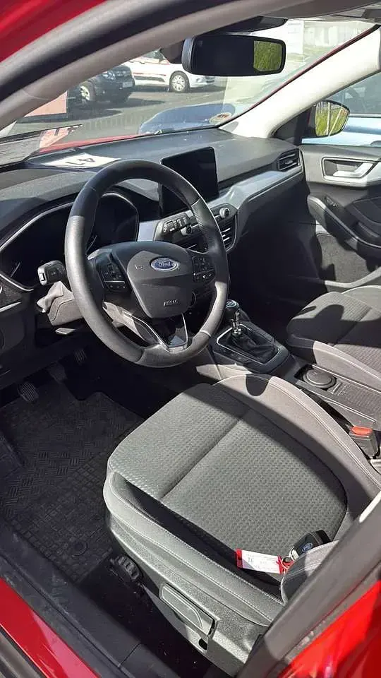 Gebraucht Ford Focus 101 PS (74 kW) 2019 Racerot Kombi