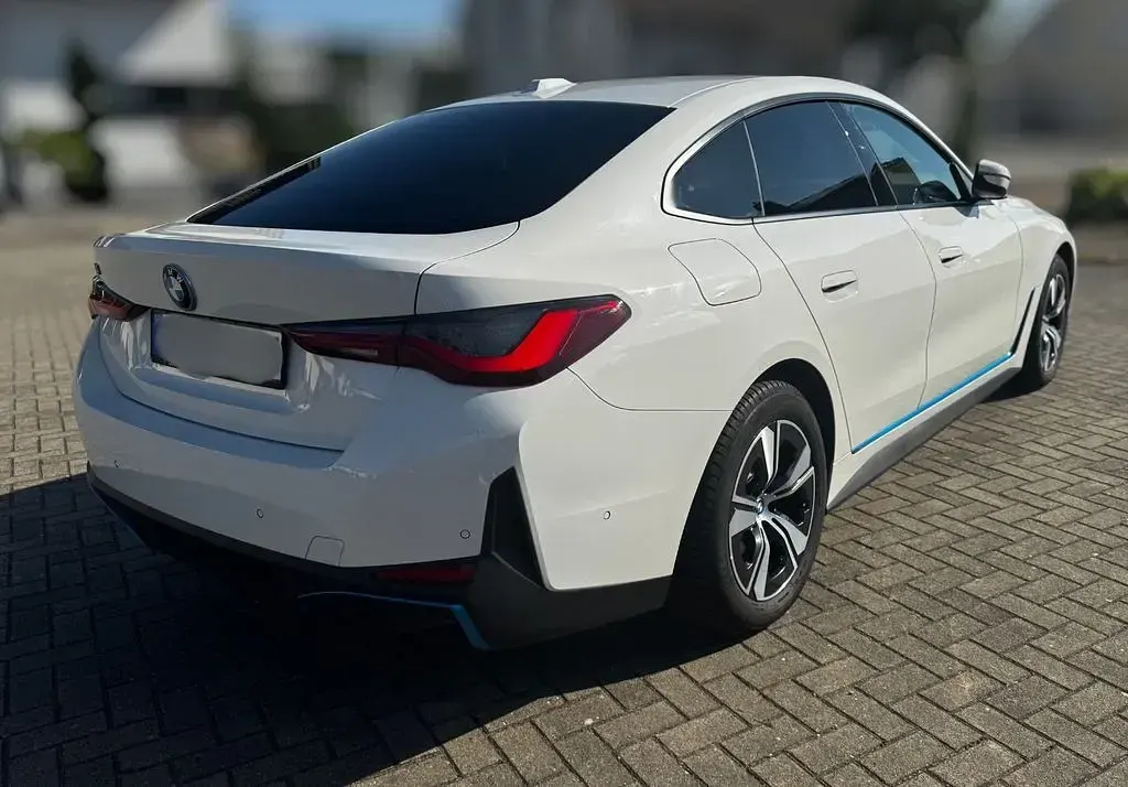 Gebraucht BMW i4 Sport Line 250 kW (340 PS) 2022 Weiß Limousine
