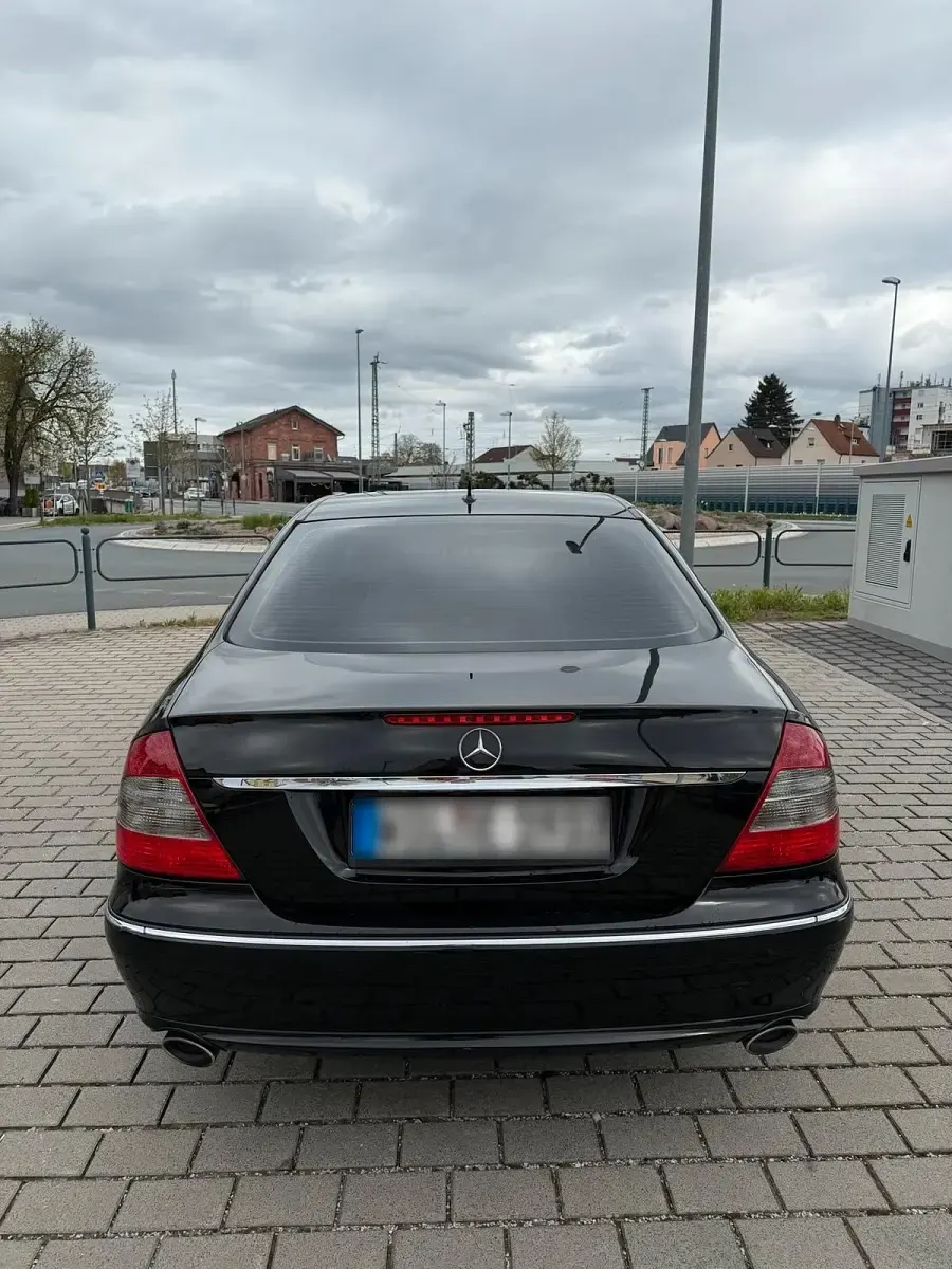 Brugt Mercedes E320 Avantgarde 224 HK (164 kW) 2007 Sort Sedan