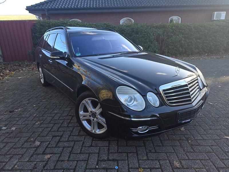 Schwarz Gebraucht 2008 Mercedes E320 Kombi | 3.500 € (Guter Preis) - Bild 1/4